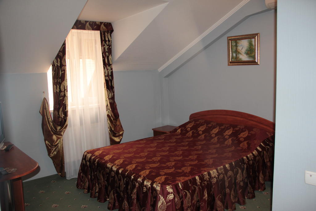 浪漫酒店 克拉斯诺达尔 客房 照片